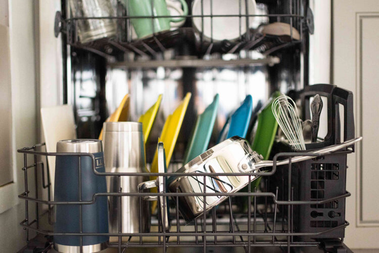 nestandartnyj-remont-posudomojki