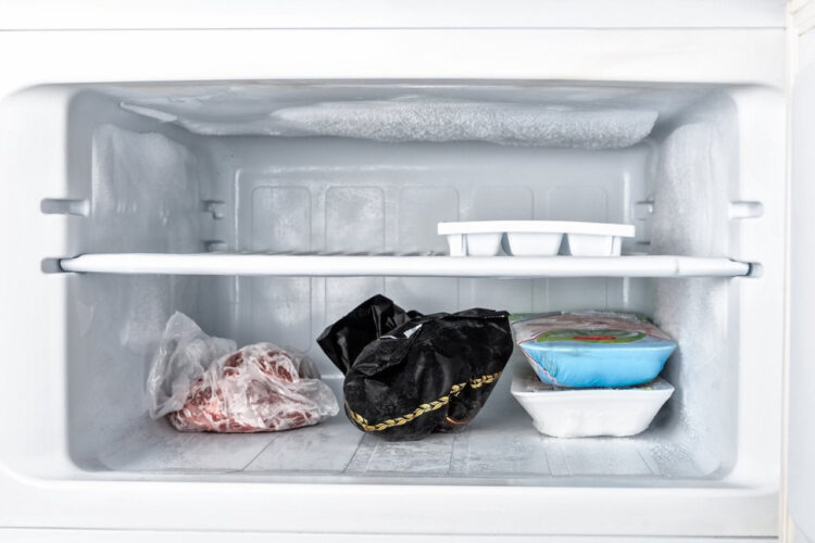 pochemu-v-morozilke-obrazuetsya-led pochemu-v-morozilke-obrazuetsya-led