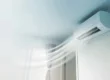 Кондиционер дует тёплым воздухом