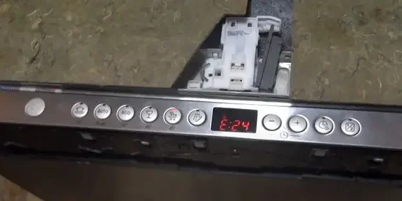 Ошибка E24 в посудомоечной машине Ошибка E24 в посудомоечной машине