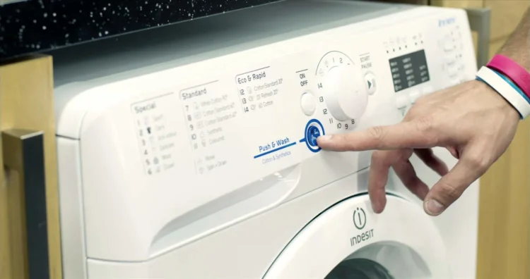 не включается стиральная машина Indesit