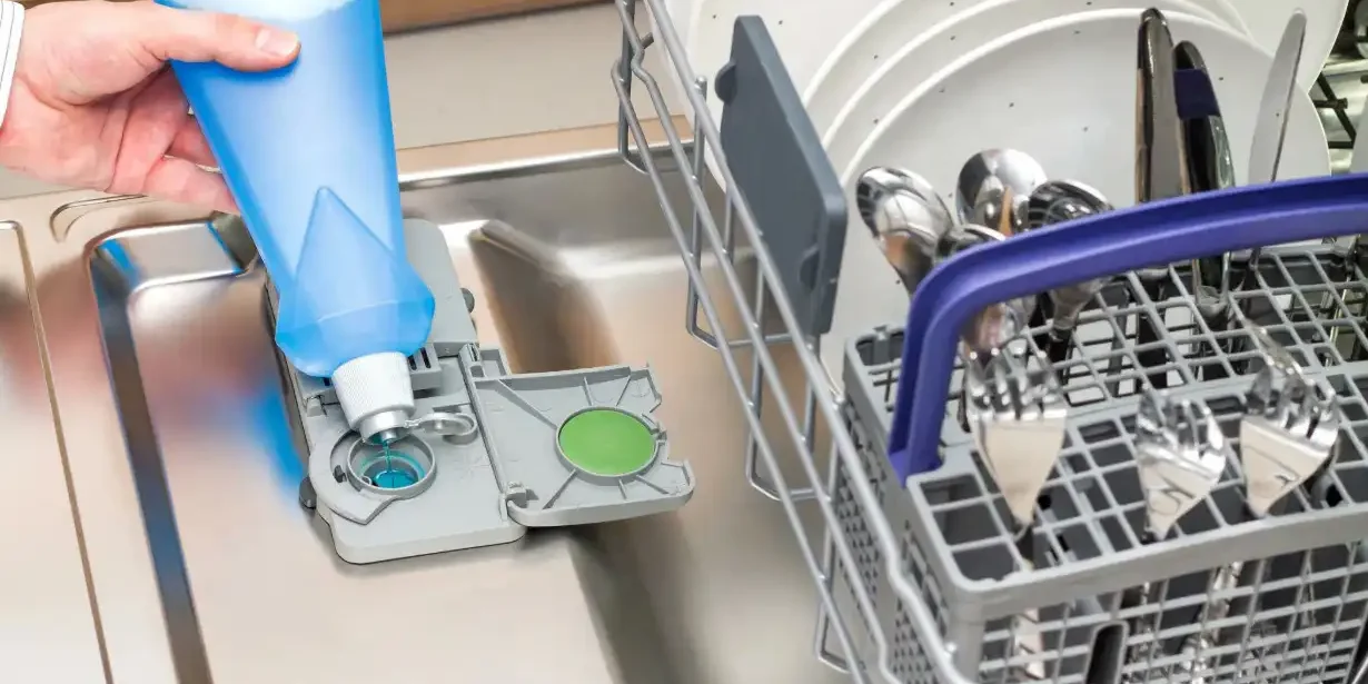 Почему посудомоечная машина не забирает моющее средство